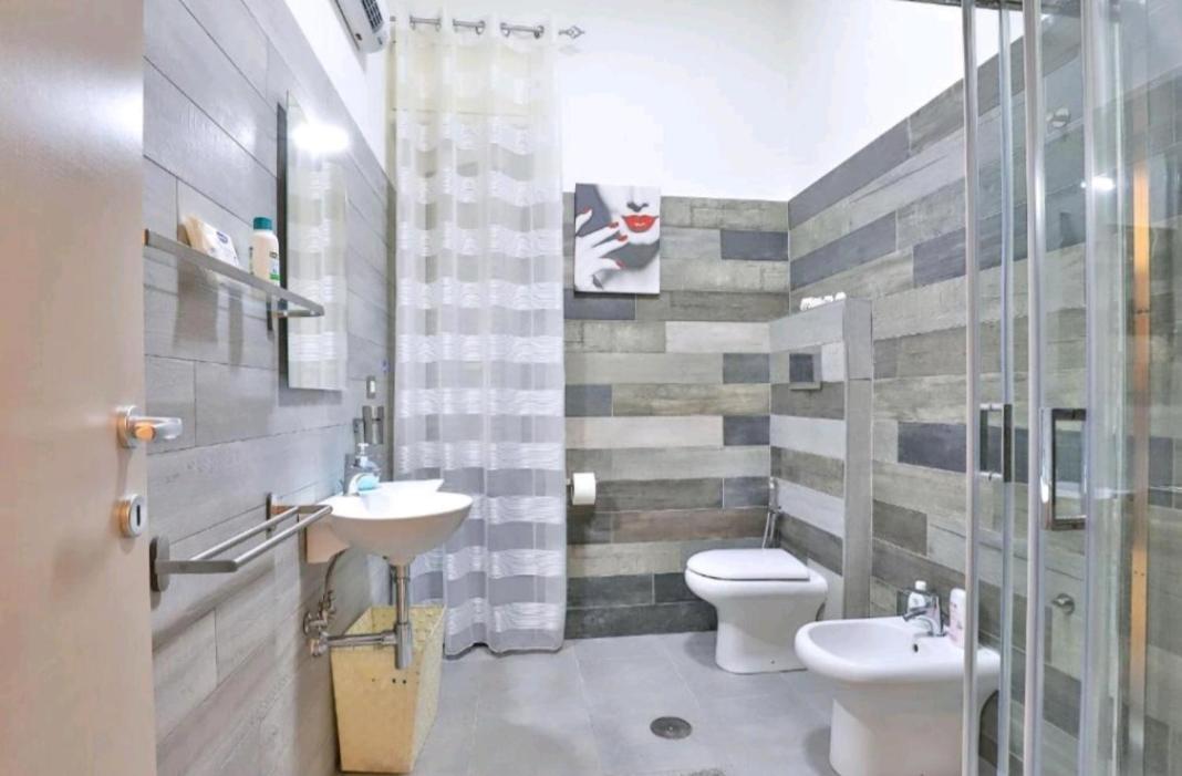 Casa Vacanza Arcangeli Salerno Bagian luar foto